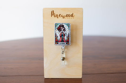 Tarot Card La Mama with Coffee Badge Reel